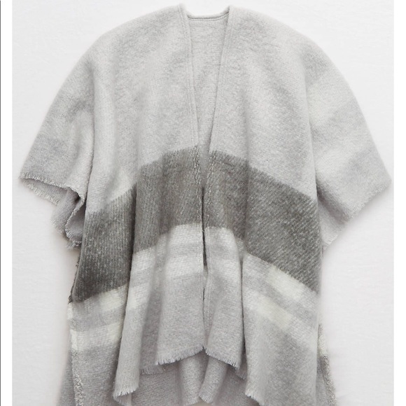 aerie Sweaters - Aerie grey plaid sherpa poncho